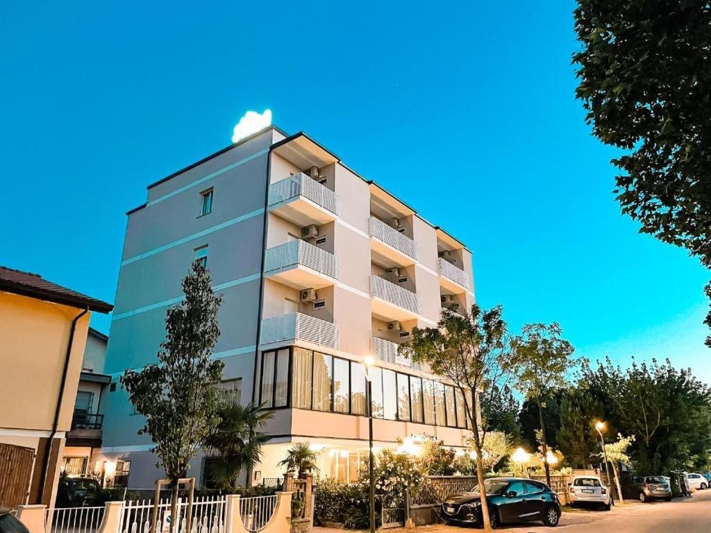 Hotel Sara*** Cesenatico Dış mekan fotoğraf