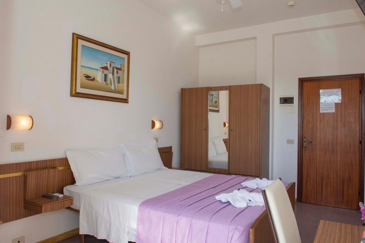 Hotel Sara*** Cesenatico Dış mekan fotoğraf