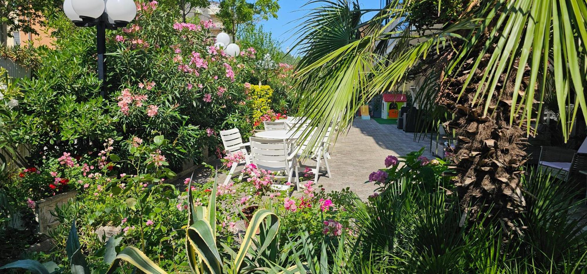 Hotel Sara*** Cesenatico Dış mekan fotoğraf