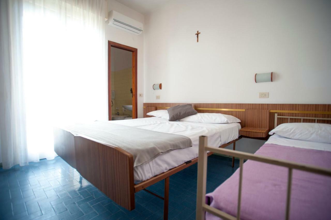 Hotel Sara*** Cesenatico Dış mekan fotoğraf