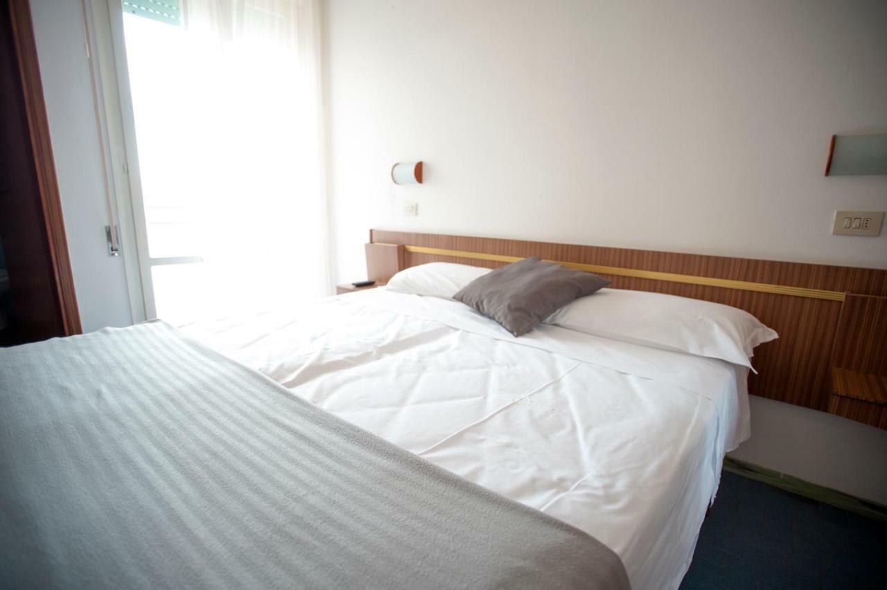 Hotel Sara*** Cesenatico Dış mekan fotoğraf